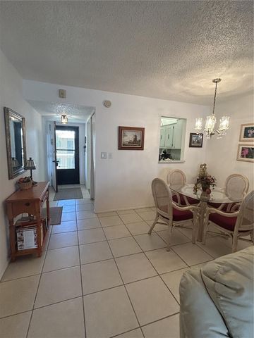 11485 OAKHURST ROAD 200-318, Largo, FL 33774