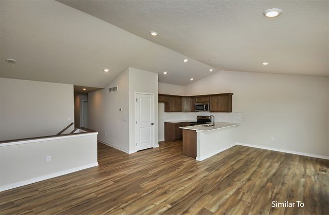 1047 NW Yorktown Drive, Waukee, IA 50263