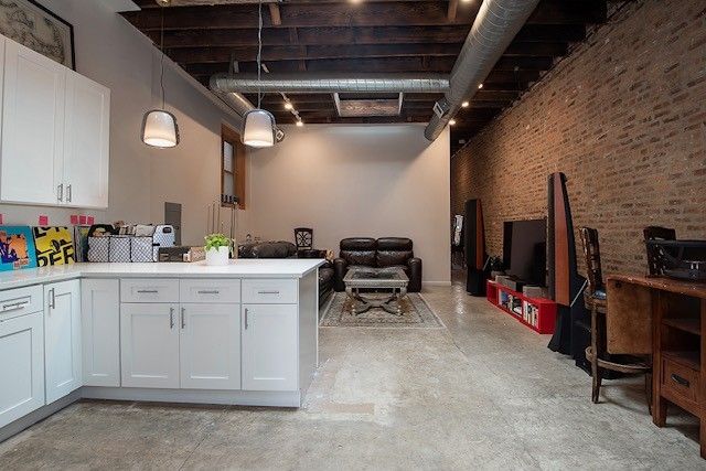 2021 S Throop Street, Chicago, IL 60608