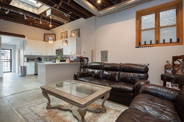 2021 S Throop Street, Chicago, IL 60608