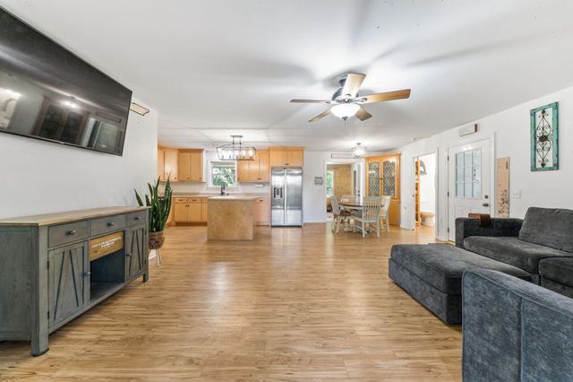 812 Good Hope Rd, Leoma, TN 38468