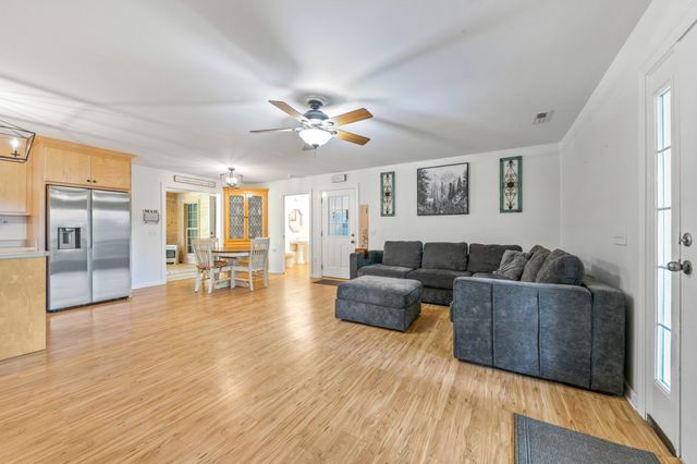 812 Good Hope Rd, Leoma, TN 38468