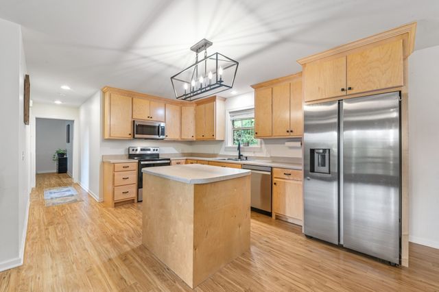 812 Good Hope Rd, Leoma, TN 38468