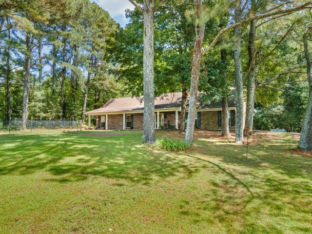 812 Good Hope Rd, Leoma, TN 38468