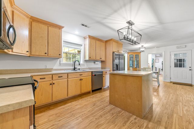 812 Good Hope Rd, Leoma, TN 38468