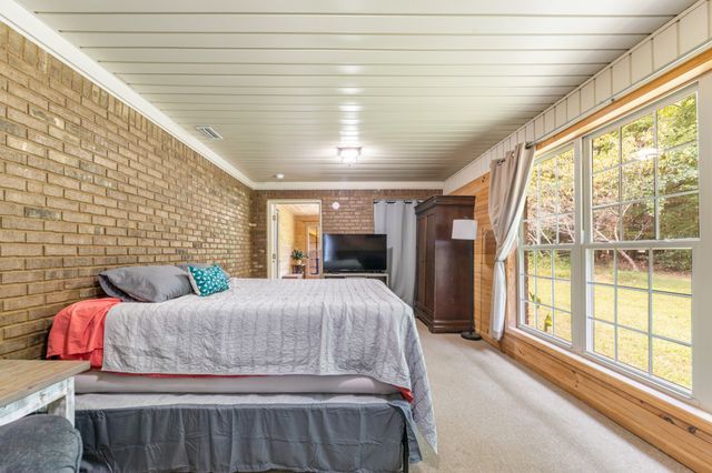 812 Good Hope Rd, Leoma, TN 38468