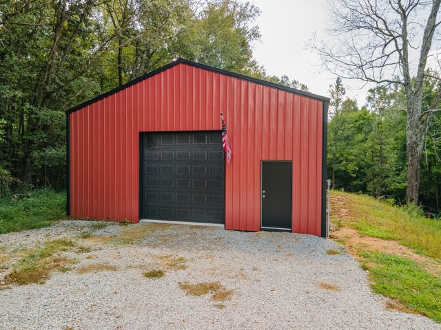 812 Good Hope Rd, Leoma, TN 38468