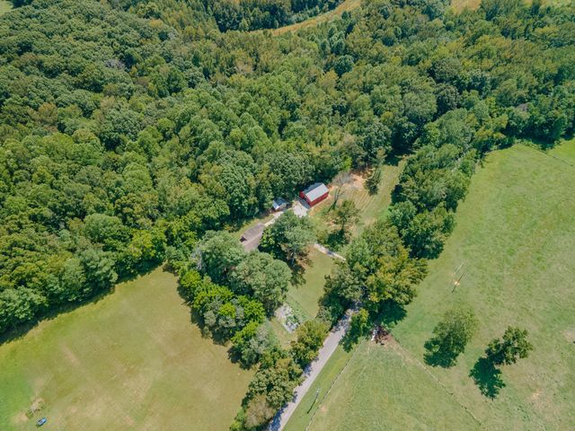 812 Good Hope Rd, Leoma, TN 38468