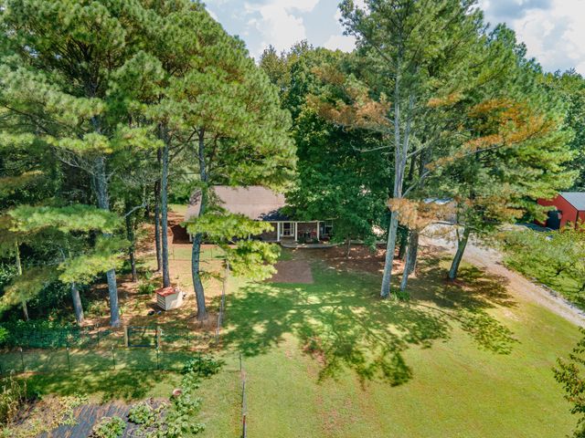 812 Good Hope Rd, Leoma, TN 38468