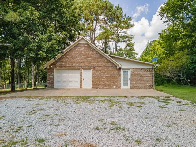 812 Good Hope Rd, Leoma, TN 38468