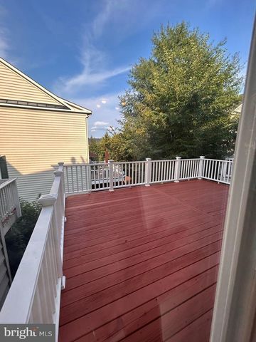 8075 SAMUEL WALLIS, Lorton, VA 22079