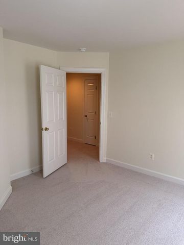 8075 SAMUEL WALLIS, Lorton, VA 22079