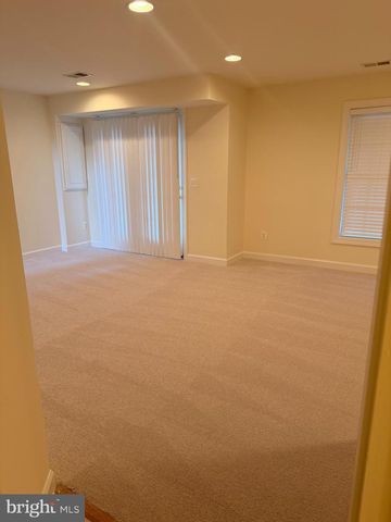 8075 SAMUEL WALLIS, Lorton, VA 22079