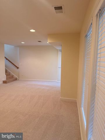 8075 SAMUEL WALLIS, Lorton, VA 22079