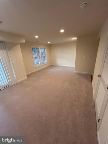 8075 SAMUEL WALLIS, Lorton, VA 22079