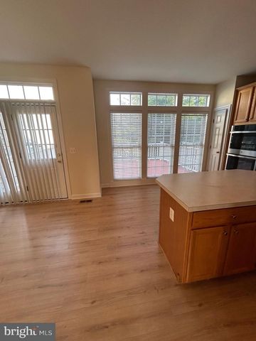 8075 SAMUEL WALLIS, Lorton, VA 22079