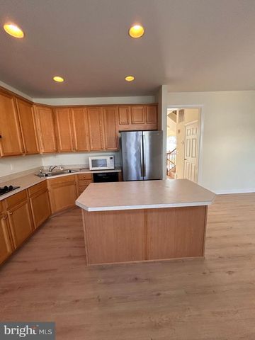 8075 SAMUEL WALLIS, Lorton, VA 22079