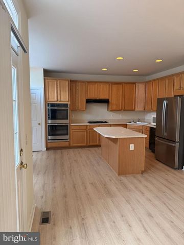 8075 SAMUEL WALLIS, Lorton, VA 22079