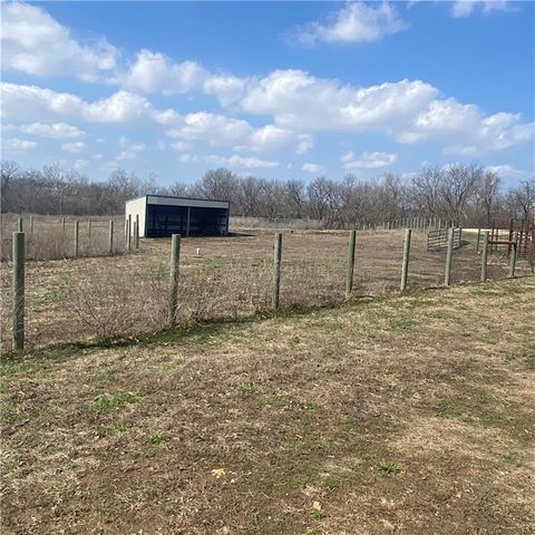 811 SW 1171st Road, Holden, MO 64040