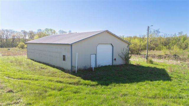 811 SW 1171st Road, Holden, MO 64040