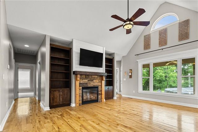 811 SW 1171st Road, Holden, MO 64040