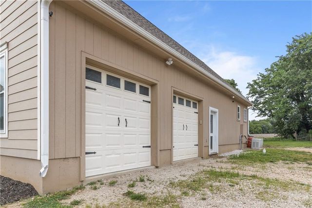811 SW 1171st Road, Holden, MO 64040