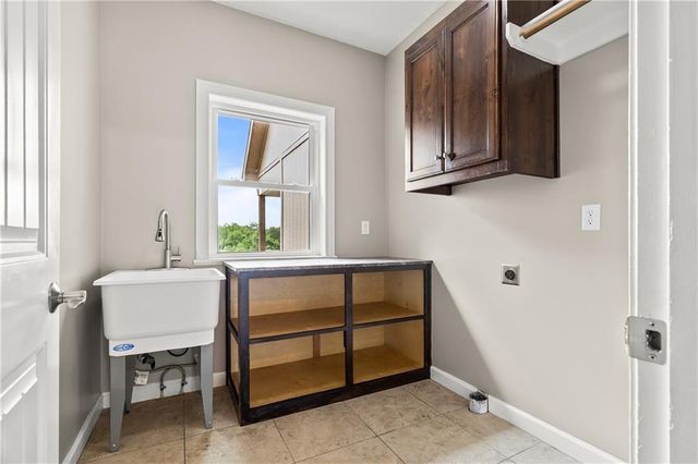 811 SW 1171st Road, Holden, MO 64040