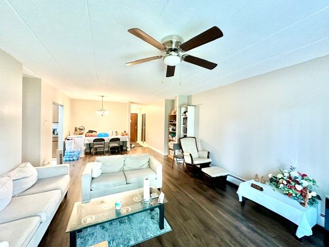 264 E Bailey Road H, Naperville, IL 60565