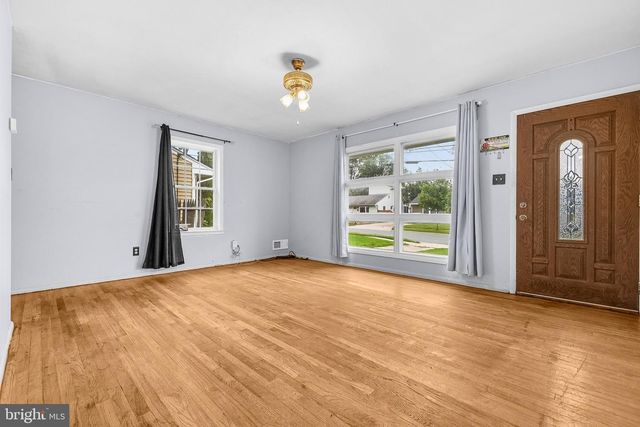 1933 LEWIS AVE, Rockville, MD 20851
