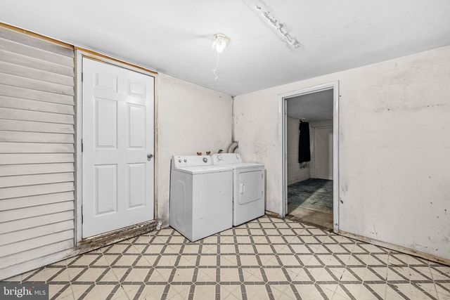 1933 LEWIS AVE, Rockville, MD 20851