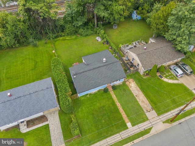 1933 LEWIS AVE, Rockville, MD 20851