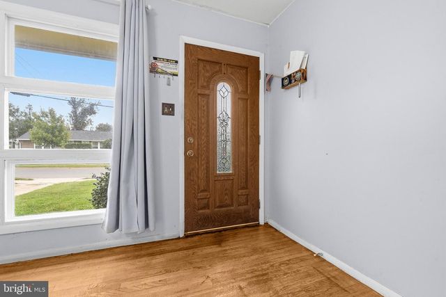 1933 LEWIS AVE, Rockville, MD 20851