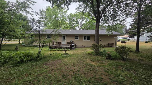 36 Pine Drive, Montello, WI 53949