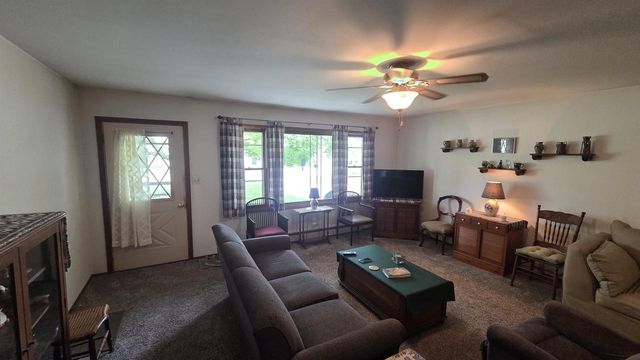 36 Pine Drive, Montello, WI 53949
