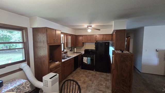 36 Pine Drive, Montello, WI 53949