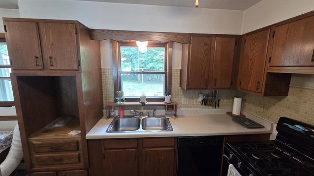 36 Pine Drive, Montello, WI 53949