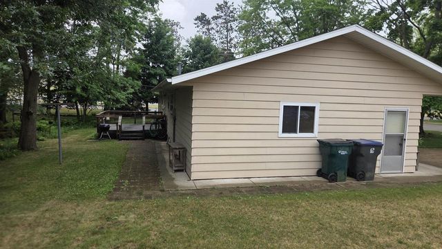 36 Pine Drive, Montello, WI 53949