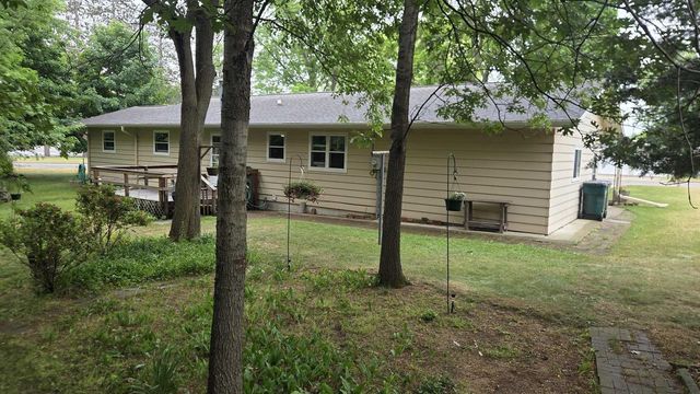 36 Pine Drive, Montello, WI 53949