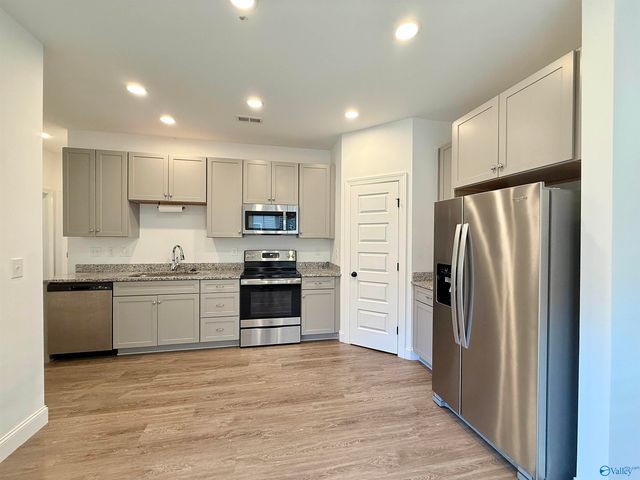 1033 Highgrove Heights, Harvest, AL 35749
