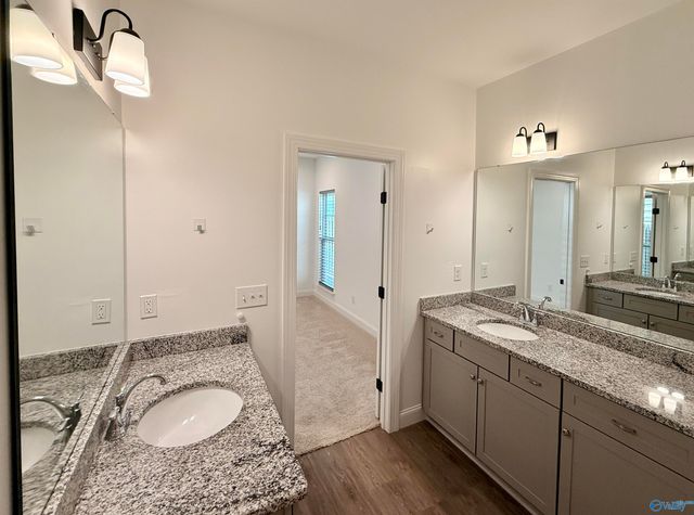 1033 Highgrove Heights, Harvest, AL 35749