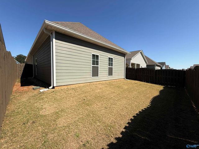 1033 Highgrove Heights, Harvest, AL 35749