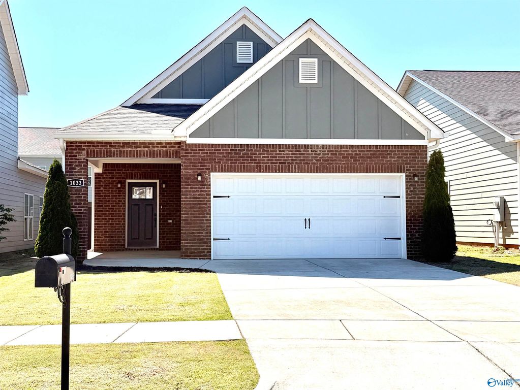 1033 Highgrove Heights, Harvest, AL 35749