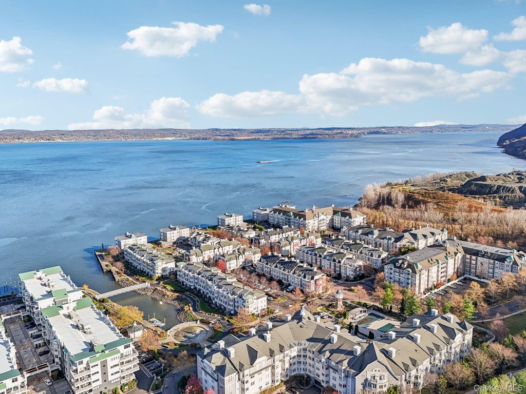 1220 Round Pointe Drive, Haverstraw, NY 10927