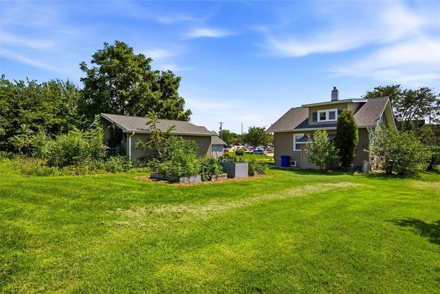 1534 Center Street NE, Cedar Rapids, IA 52402