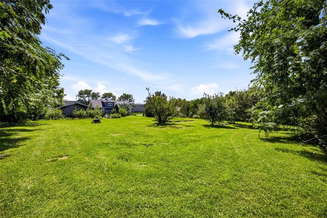 1534 Center Street NE, Cedar Rapids, IA 52402