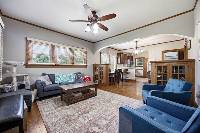 1534 Center Street NE, Cedar Rapids, IA 52402