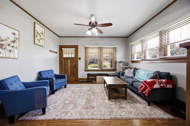 1534 Center Street NE, Cedar Rapids, IA 52402