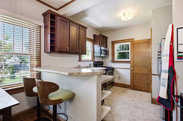 1534 Center Street NE, Cedar Rapids, IA 52402