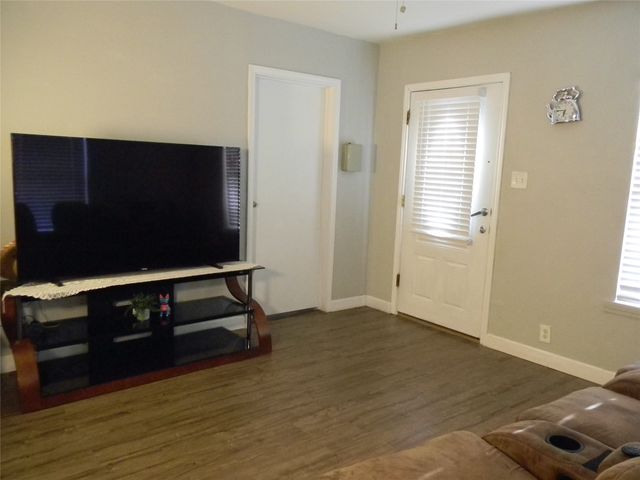 2320 S Denley Drive, Dallas, TX 75216