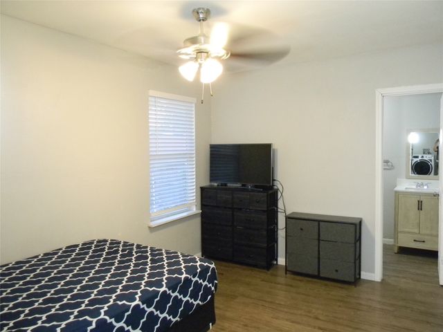 2320 S Denley Drive, Dallas, TX 75216